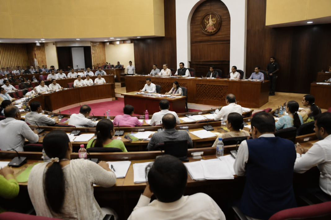 Pune Mayor Manjusha Nagpure at a municipal meeting where road repairs and the Katraj-Kondhwa road accident were discussed