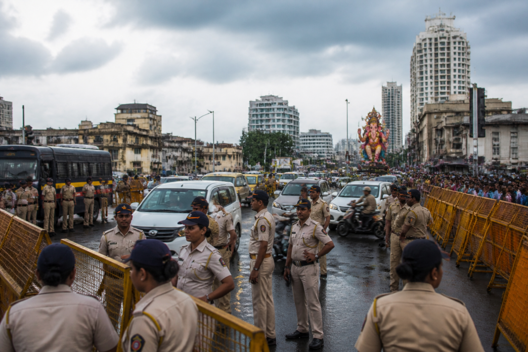 Mumbai traffic and police preparations for the Manoj Jarange Mumbai protest during Ganeshotsav