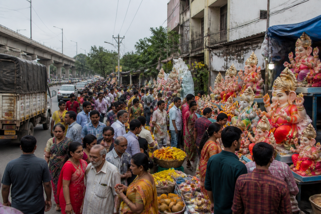 Hyderabad Ganesh Chaturthi rush with idols and shoppers crowding a city market