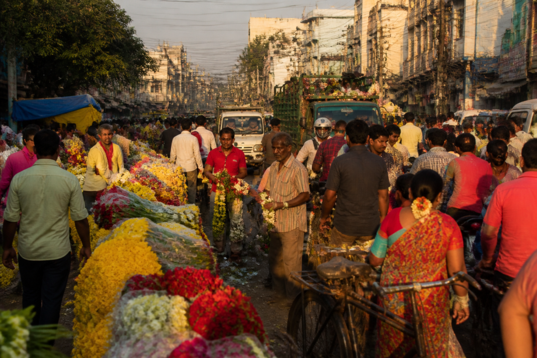 Nellore flower market crowded with shoppers during the Vinayaka Chavithi festival rush