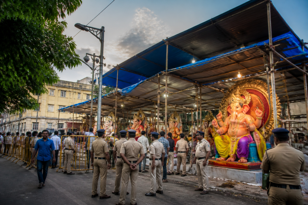 Tamil Nadu Vinayagar idols arranged for public worship before regulated procession and immersion.