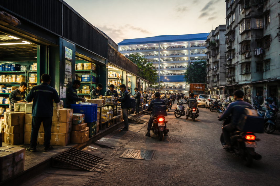Amazon quick commerce delivery network with urban fulfilment centres in an Indian city