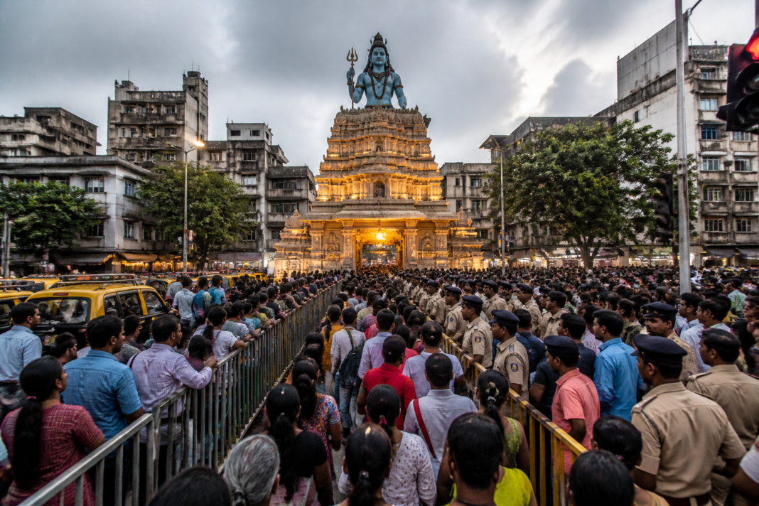 Mumbai Ganeshotsav 2026 crowds outside Lalbaugcha Raja amid traffic restrictions and diversions.
