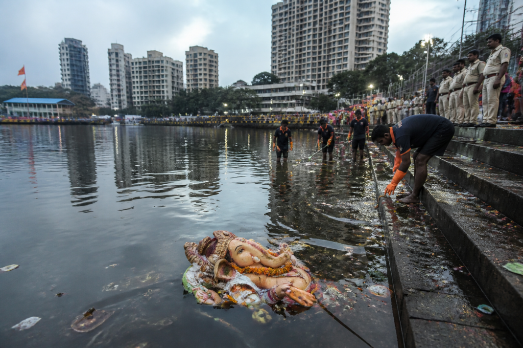 Thane Police order restricting photographs of partially dissolved Ganesh idols after immersion