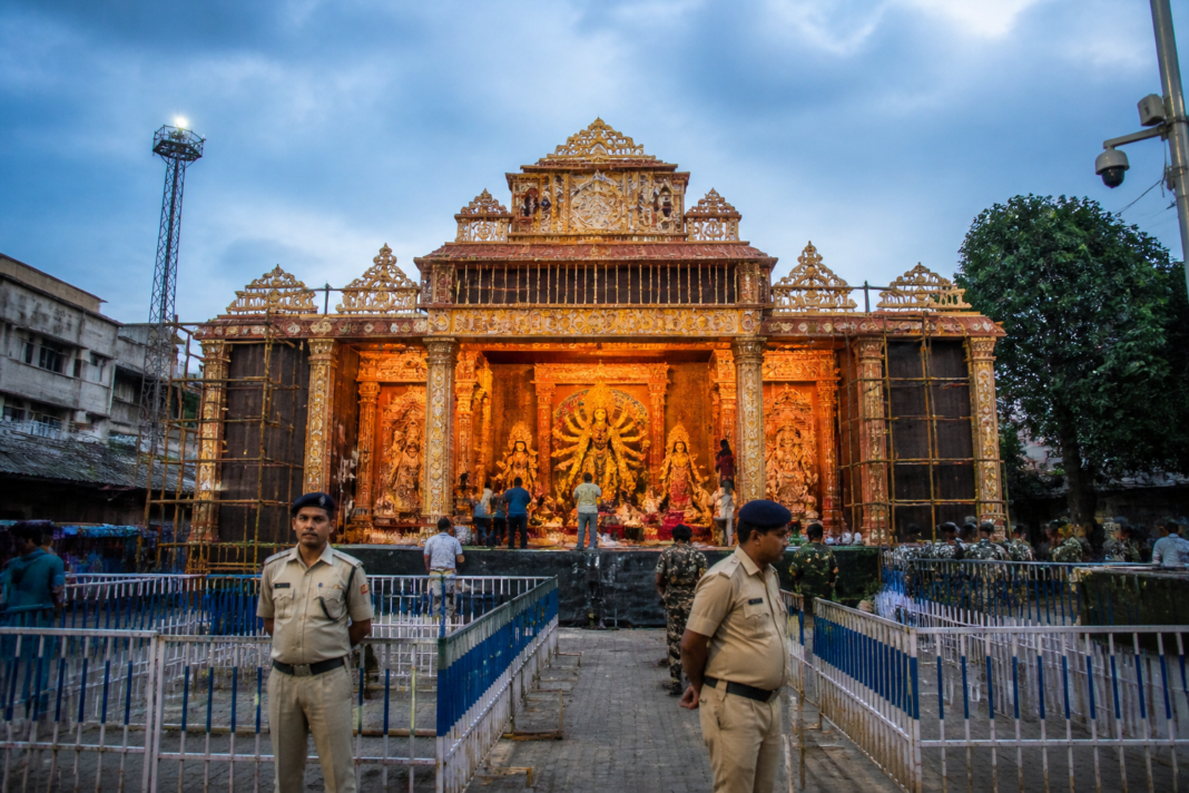 Siliguri Durga Puja pandal planned to display 100kg of gold ornaments under security.