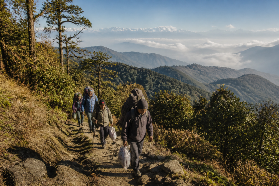 Singalila National Park trekking route in Darjeeling’s Himalayan landscape