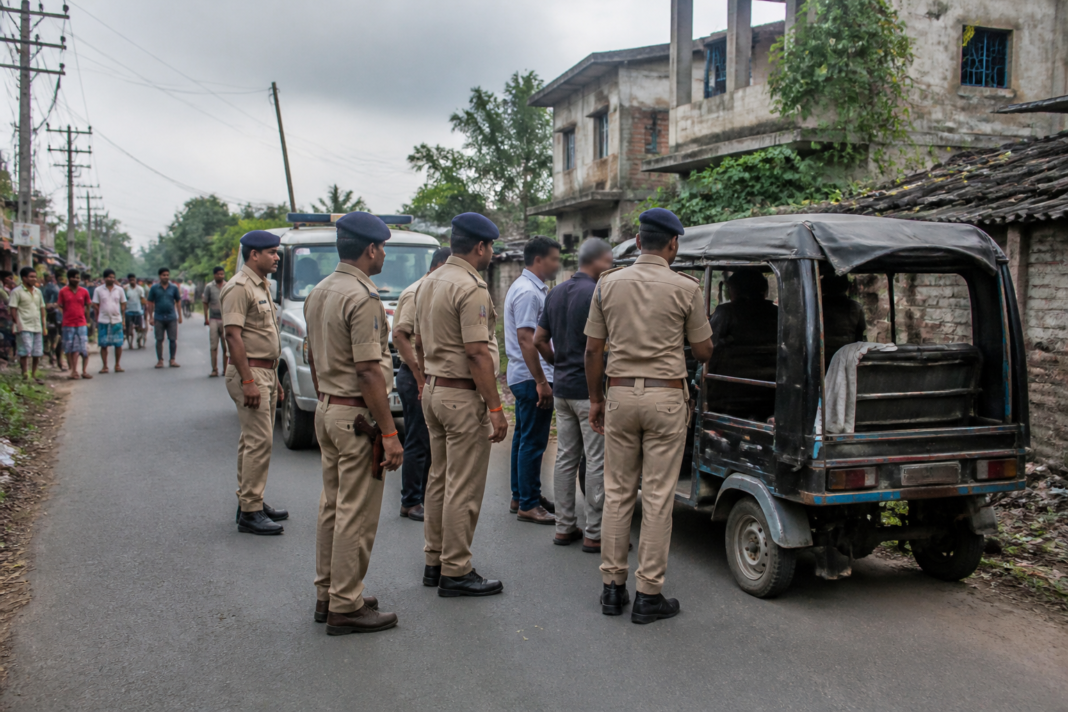 Kolkata Police Maoist arrest operation involving a Special Task Force team in Bhangar