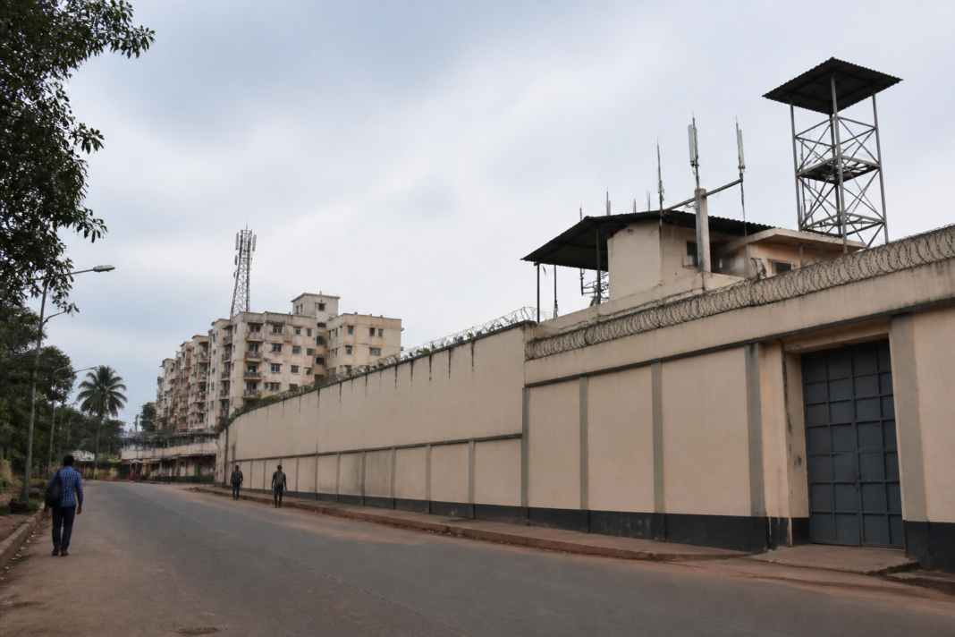 Mangaluru prison jammer equipment affecting mobile network coverage near the district prison