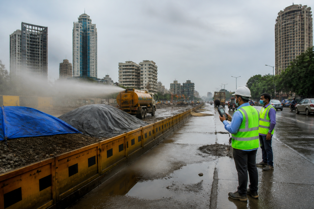 Mumbai air pollution monitoring near an infrastructure construction site after the monsoon