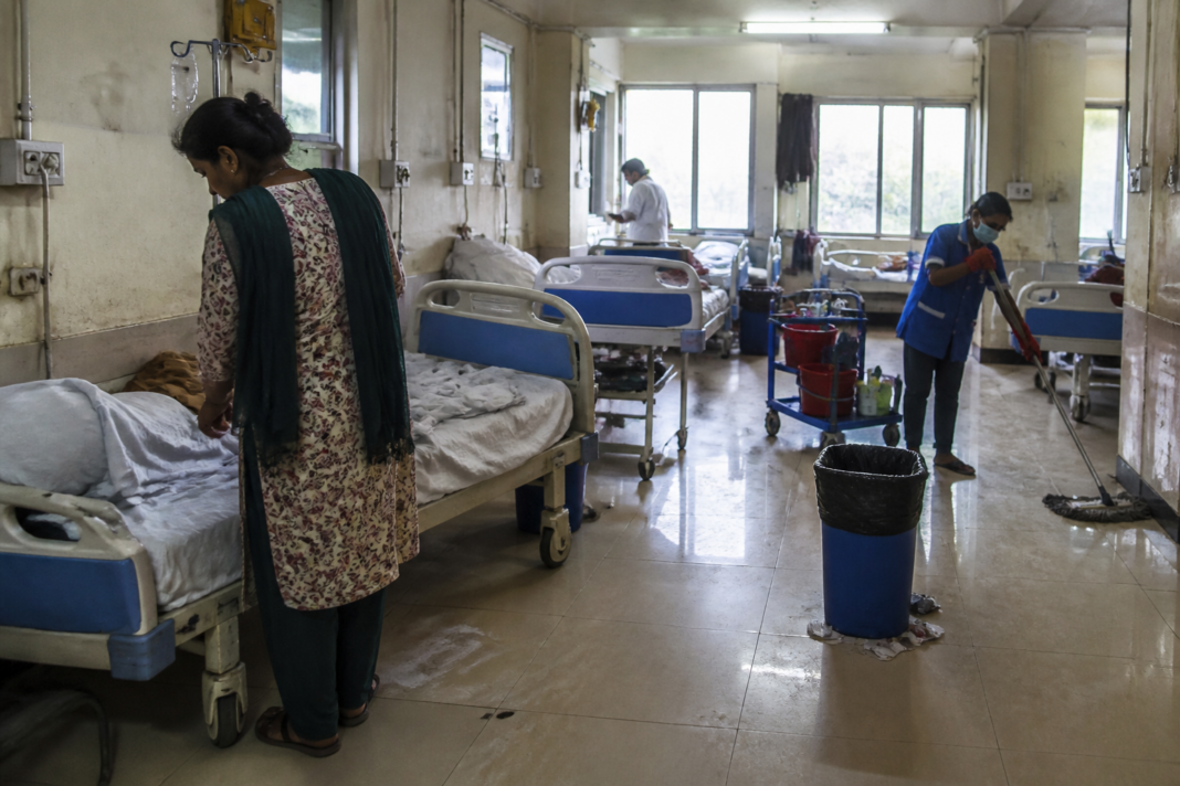 Bhayandar government hospital ward with unclean patient beds and sanitation concerns