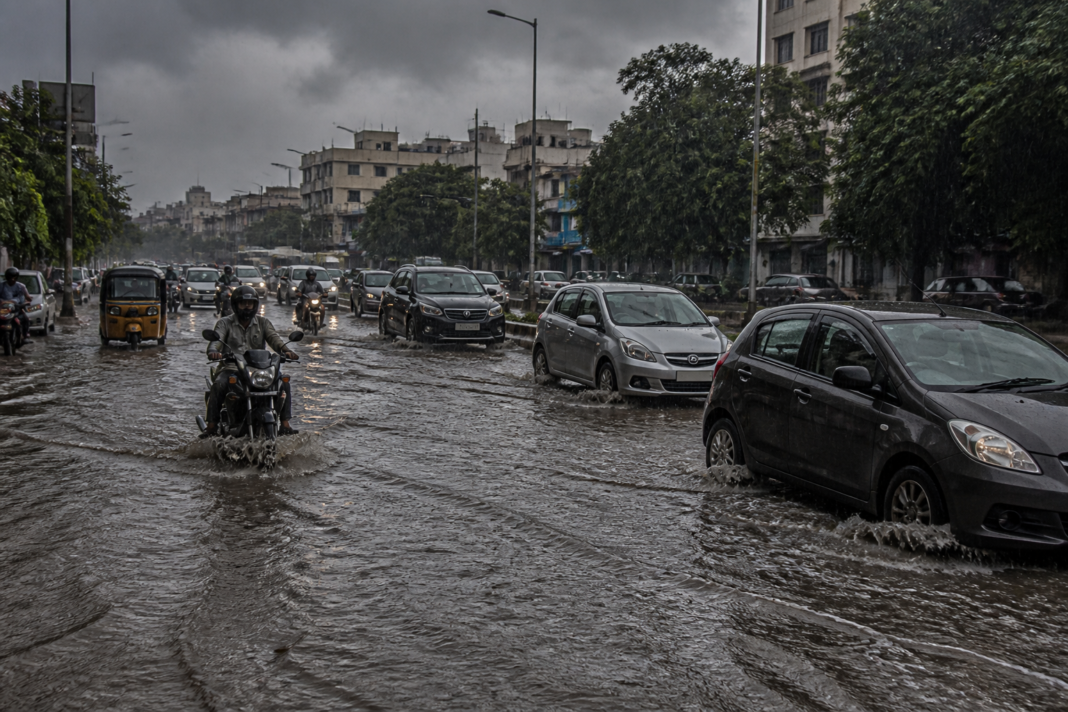 Hyderabad heavy rain causing waterlogging on a city road