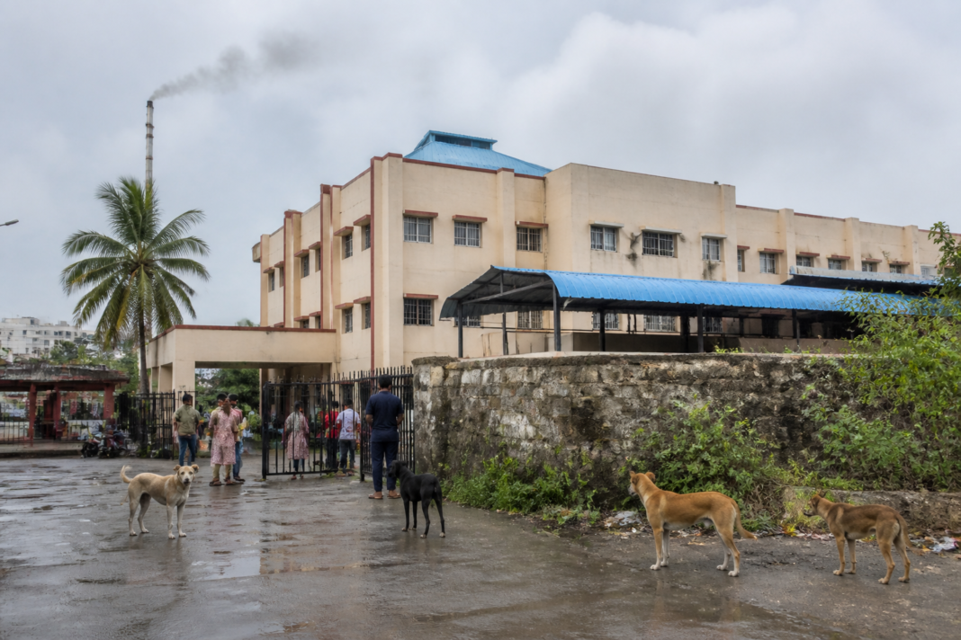 Navi Mumbai veterinary hospital building in Juinagar facing concerns over inadequate facilities