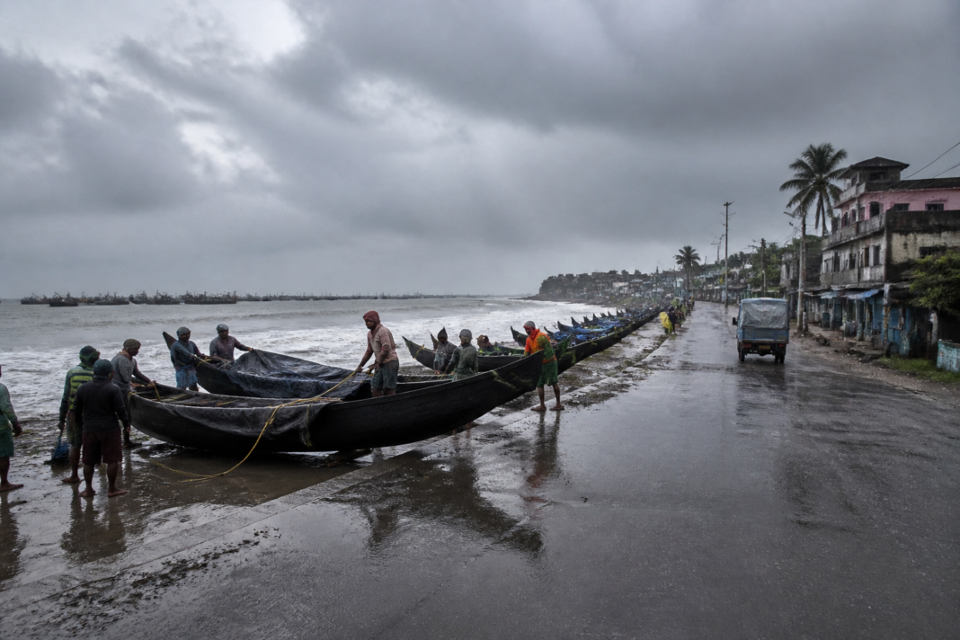 West Bengal weather bringing rain over a coastal road near the Bay of Bengal