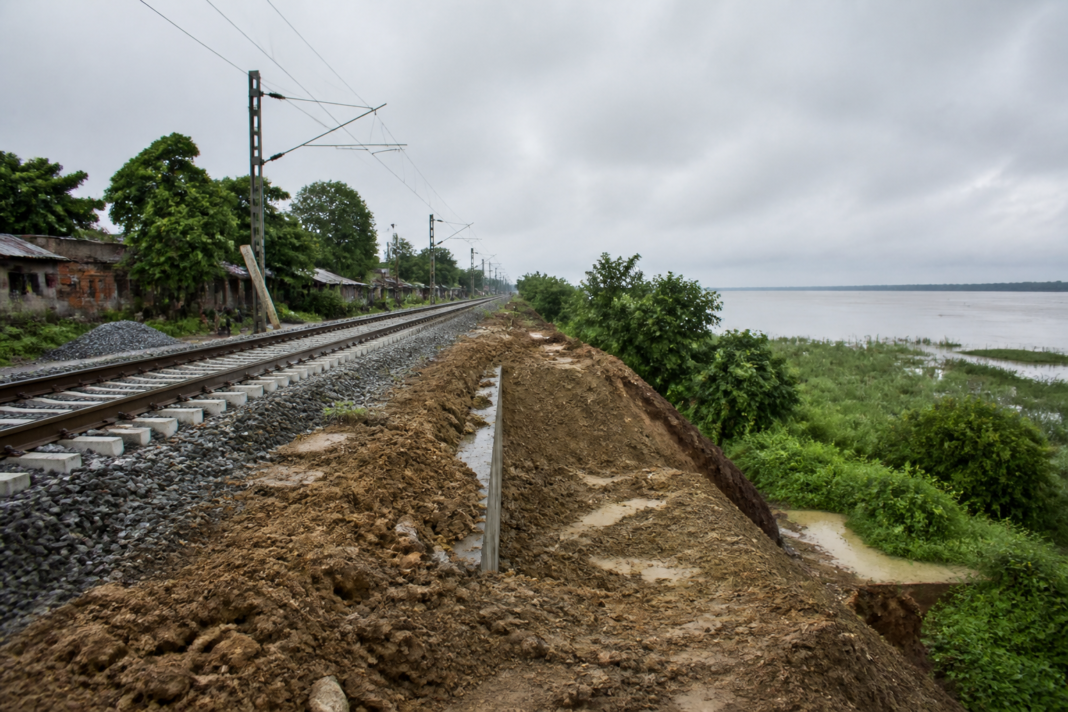 Railway tracks near the Ganga embankment in Malda Division during a service disruption