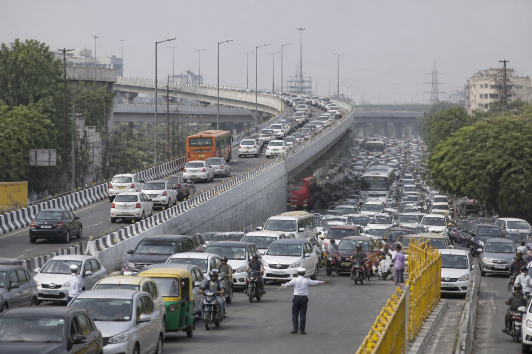 Barapullah Phase-III flyover facing traffic congestion in Delhi