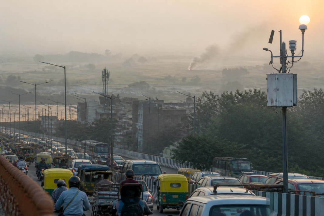 Delhi air quality monitoring amid rising pollution and crop-residue burning