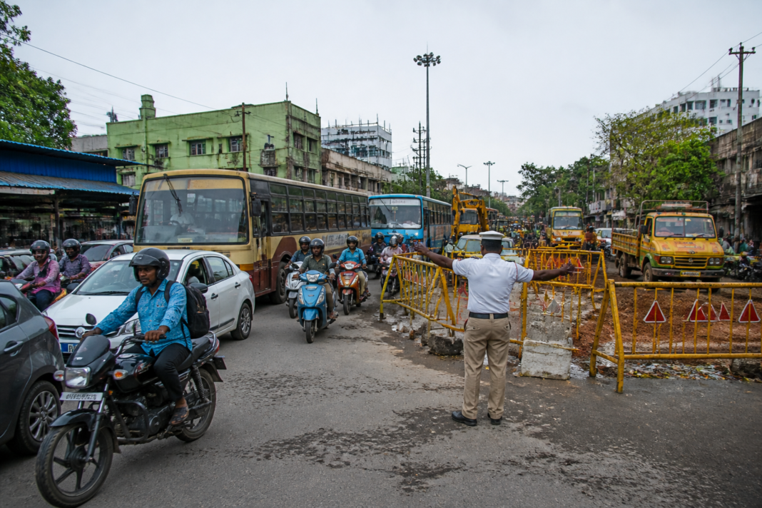 Kasimedu traffic diversion near SN Chetty Road during sewer repair work in Chennai