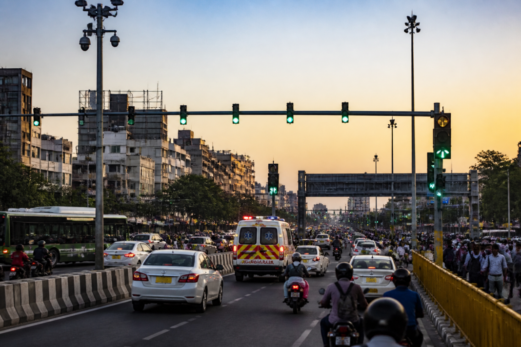 Delhi ITMS project using smart traffic signals and cameras on a busy city corridor