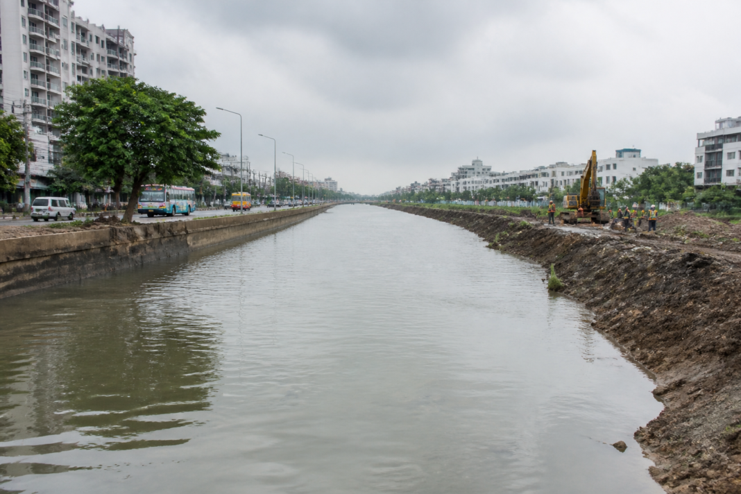 Okkiyam Maduvu Canal widening work underway in Chennai ahead of the monsoon