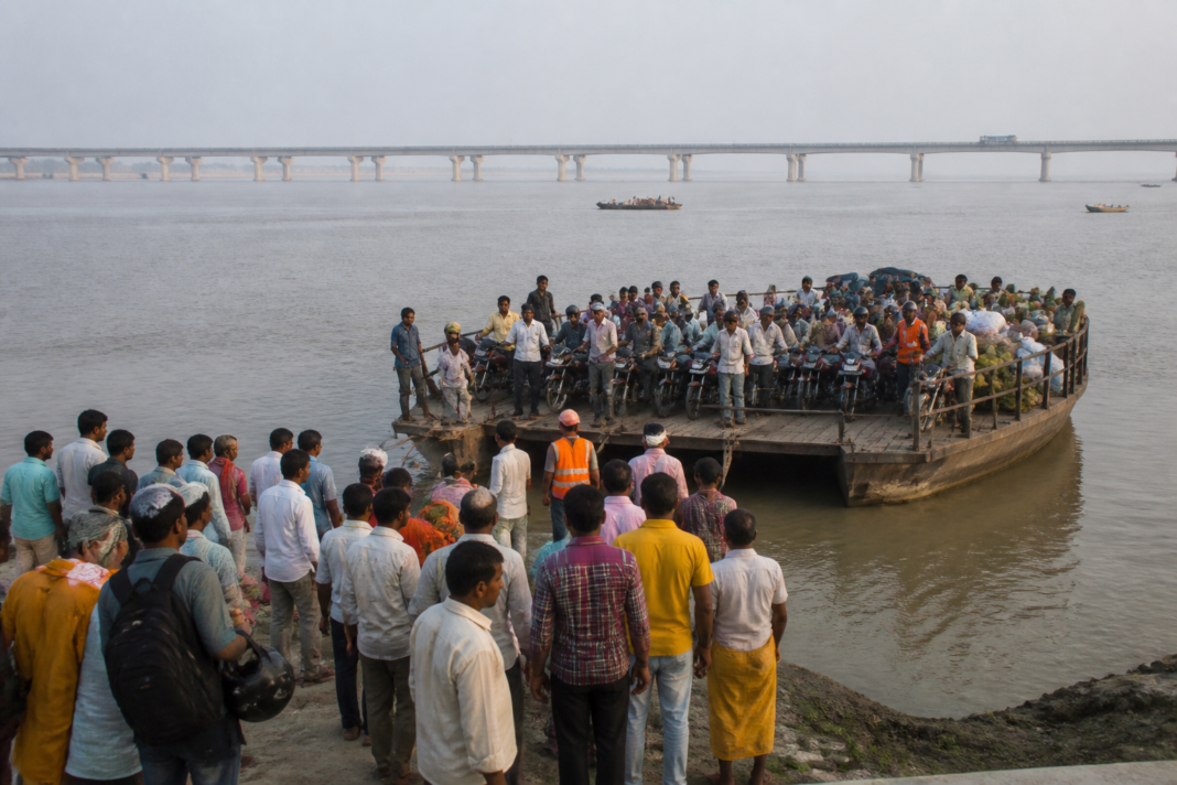 Ferry service operating near Bhagalpur during the Vikramshila Setu closure