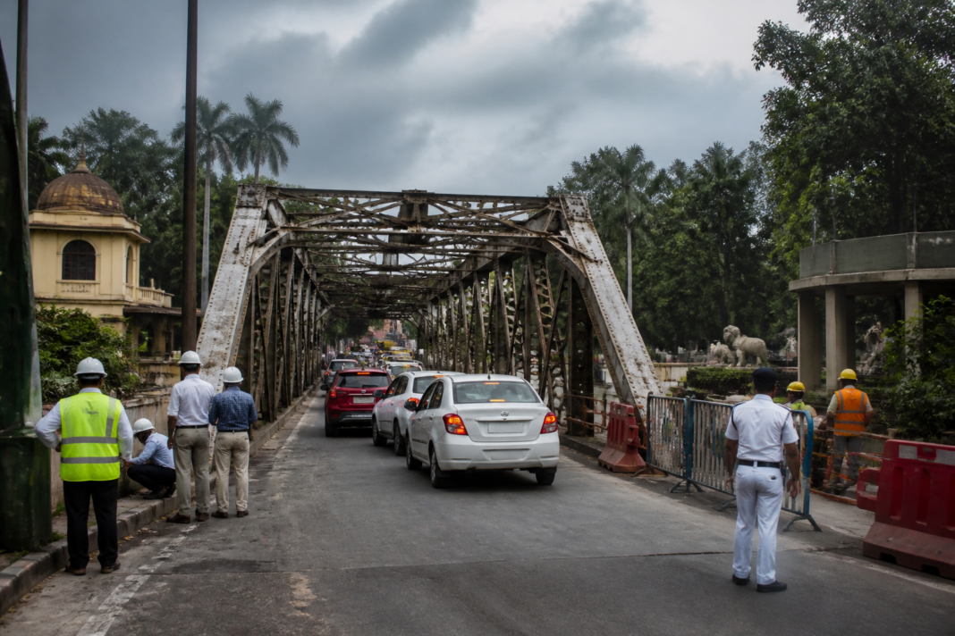 Jirat Bridge on Belvedere Road near Alipore Zoo, Kolkata, marked for replacement.