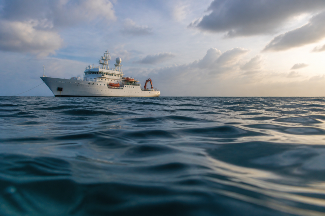 Bay of Bengal warming represented by a research vessel over layered ocean waters