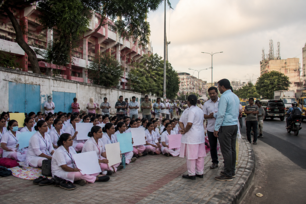 Chennai nurses hunger strike by healthcare workers near Rajarathinam Stadium in Egmore