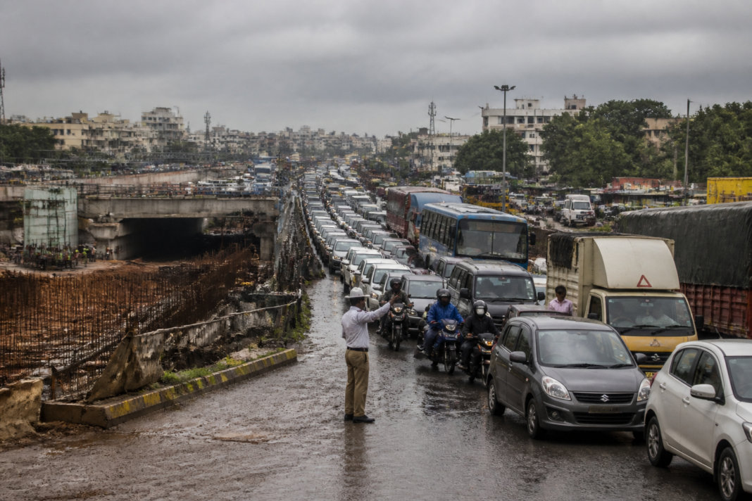Chandapura-Attibele road traffic backed up along NH-44 near Bengaluru