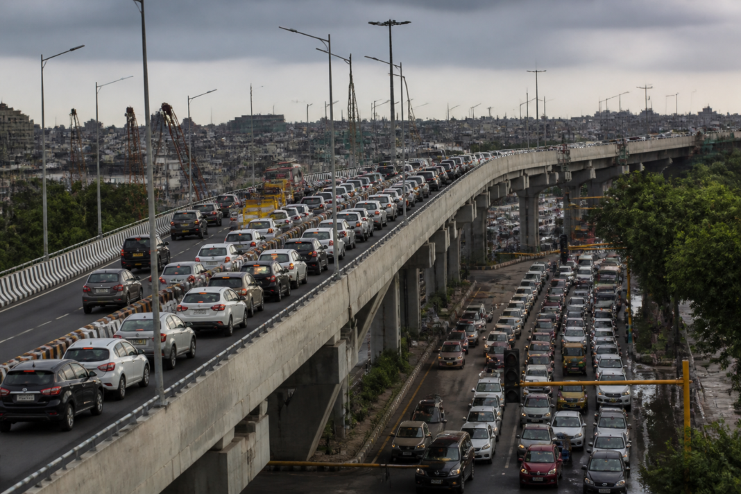 Barapullah Phase III flyover carrying traffic near Sarai Kale Khan in Delhi