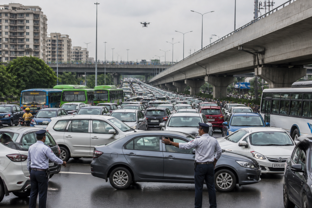Barapullah Phase 3 traffic congestion in Delhi monitored by traffic police