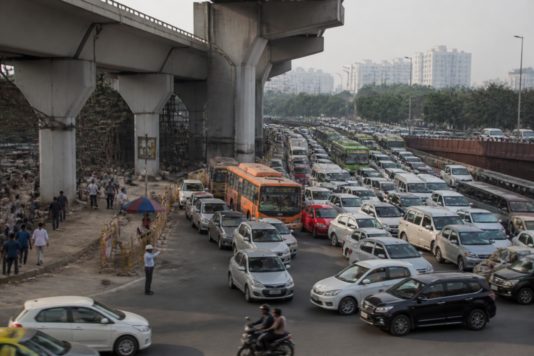 Barapullah Phase 3 traffic congestion near Delhi’s elevated corridor and connecting roads